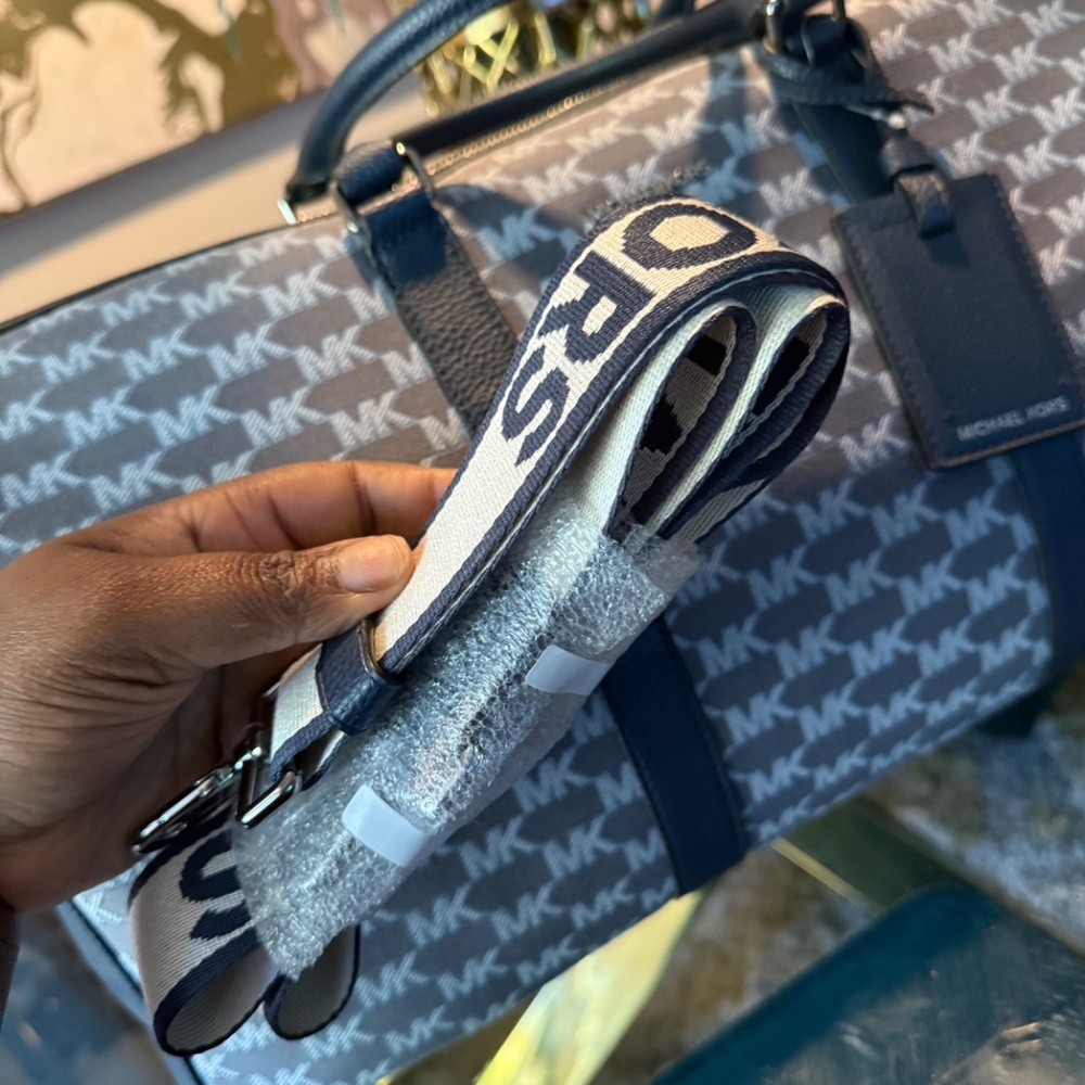 Michael Kors Duffle - Picture 3 of 3